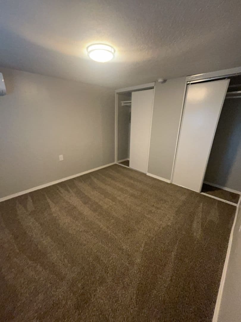 Los Lunas House: 4916 Moore Cir
