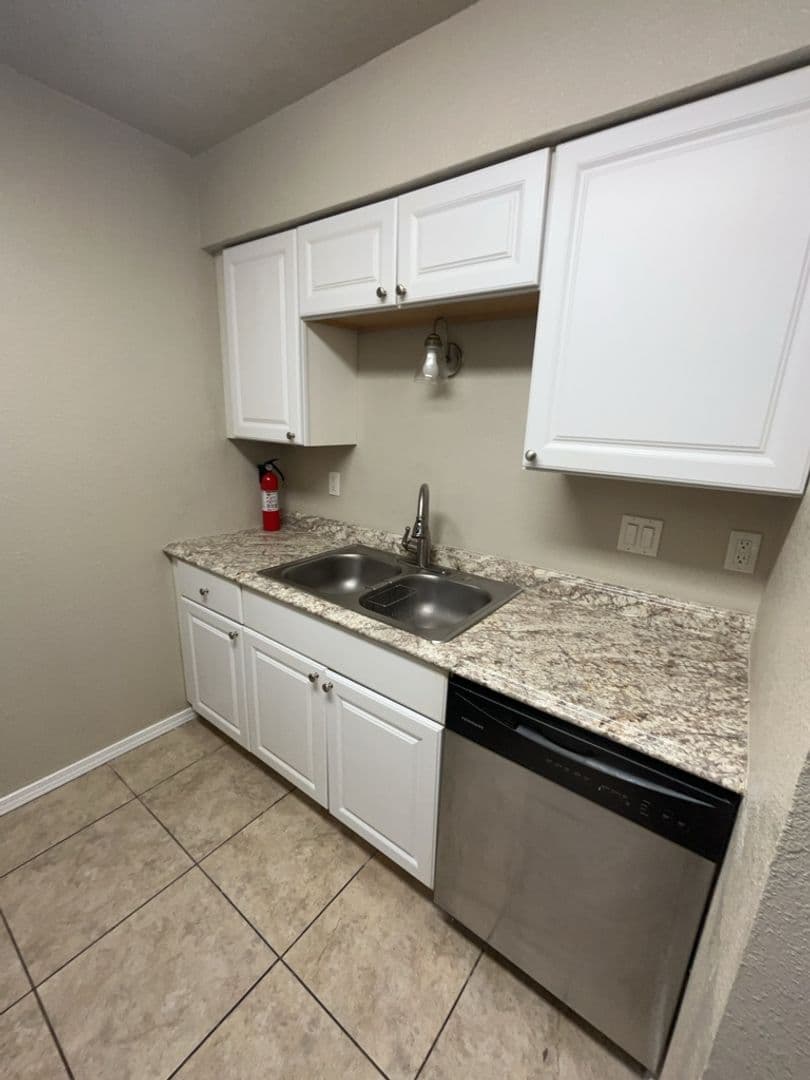 Albuquerque House: 3825 Montgomery Blvd NE Apt 102