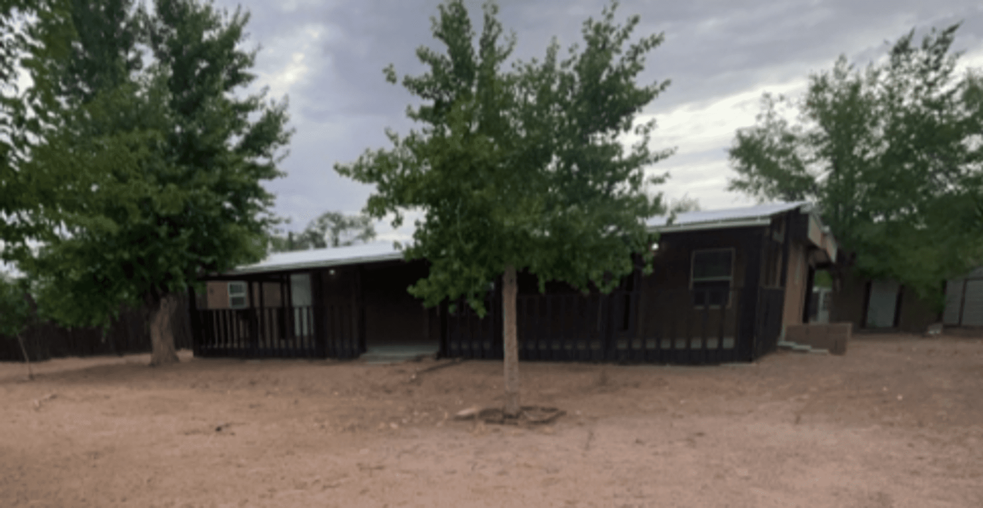 Los Lunas House: 4916 Moore Cir