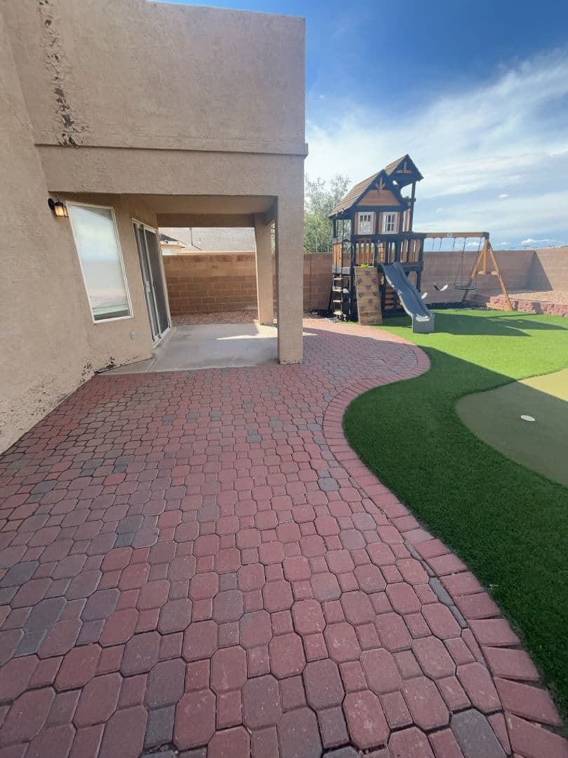 Albuquerque House: 6309 Dante Ln NW