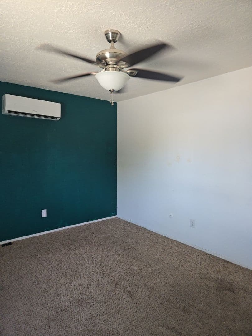 Albuquerque House: 8333 Comanche Rd NE Apt 16B
