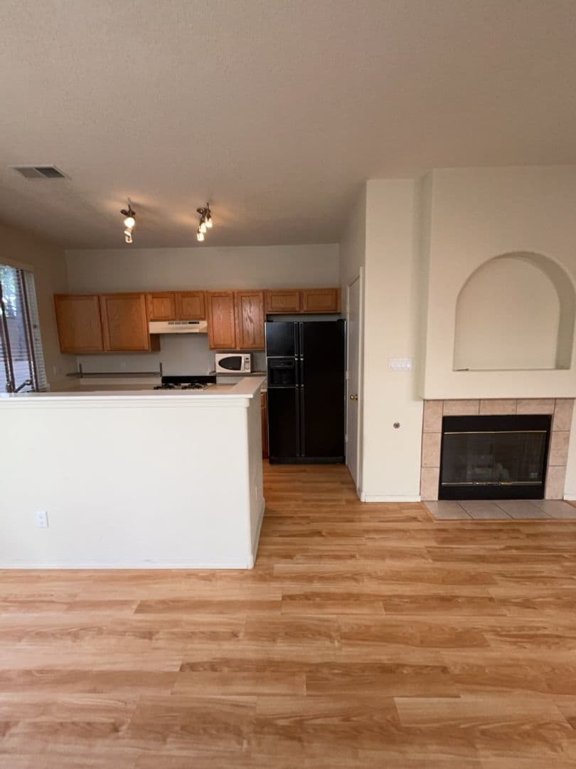 Albuquerque House: 7817 Louisiana Blvd NE Unit 202