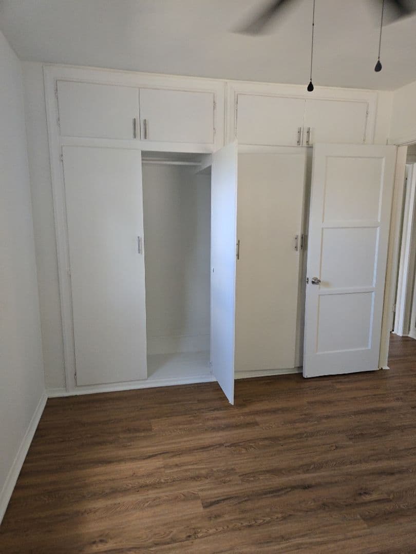 Albuquerque House: 813 Palisades Dr NW