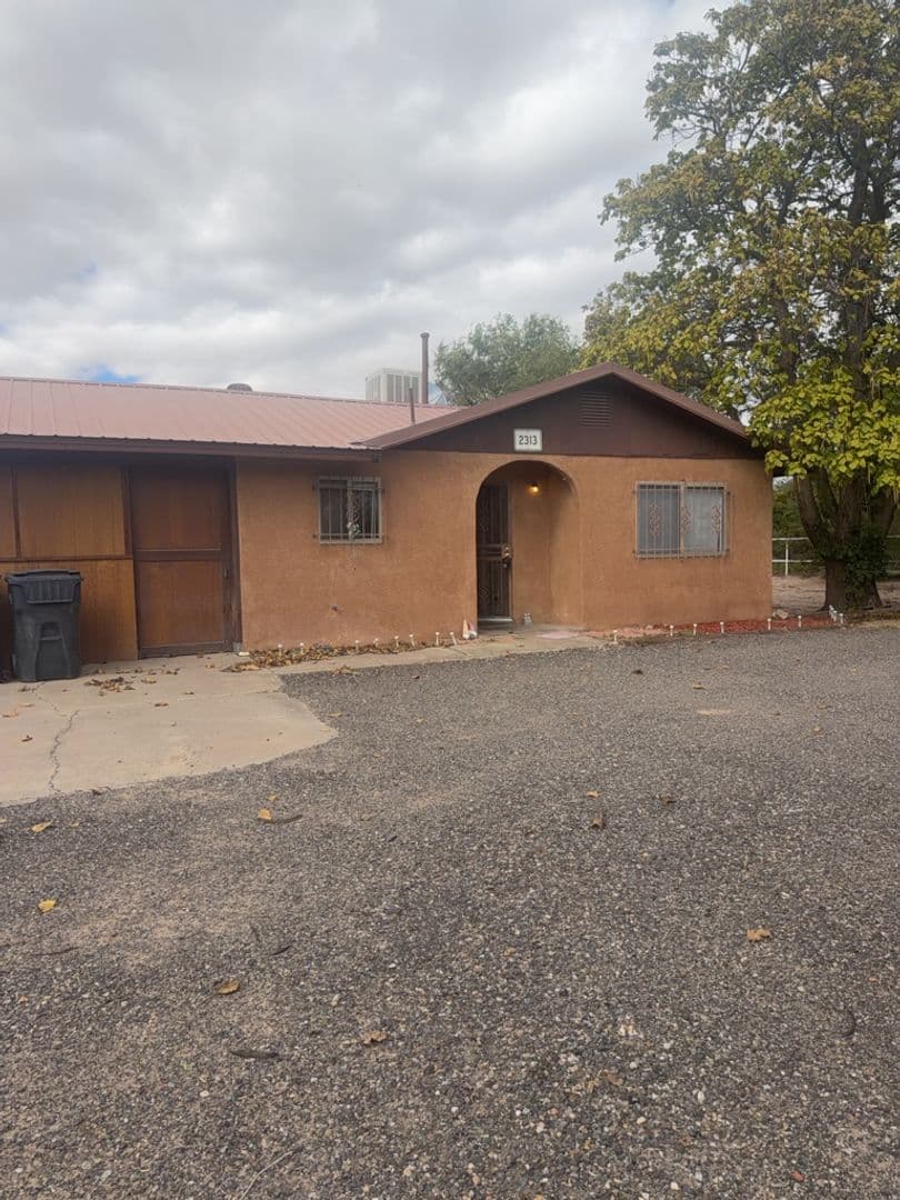 Albuquerque House: 2313 Raymac Rd SW
