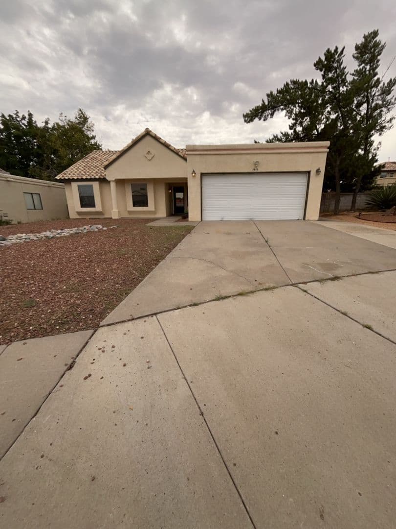 Albuquerque House: 7612 Elderwood Dr NW
