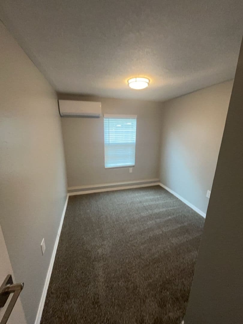 Los Lunas House: 4916 Moore Cir