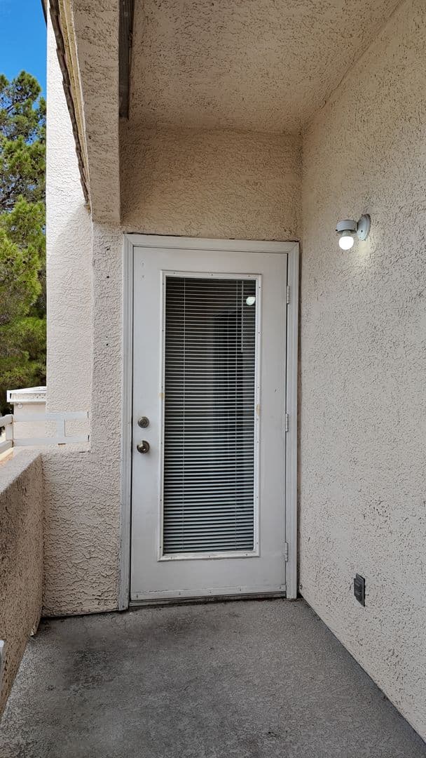 LAS VEGAS Condo: 1900 N TORREY PINES DR UT 212