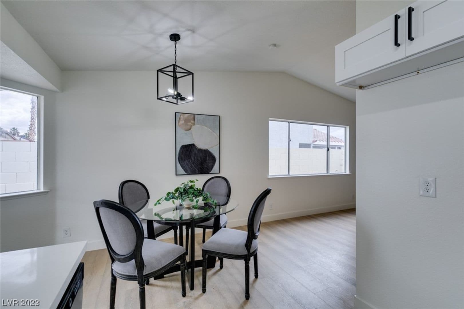 HENDERSON House: 598 JACKSON DR