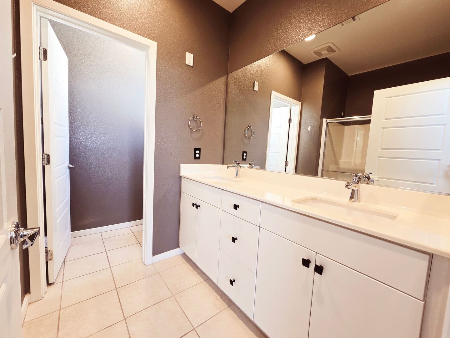 LAS VEGAS Condo: 11231 HIDDEN PEAK AVE #210