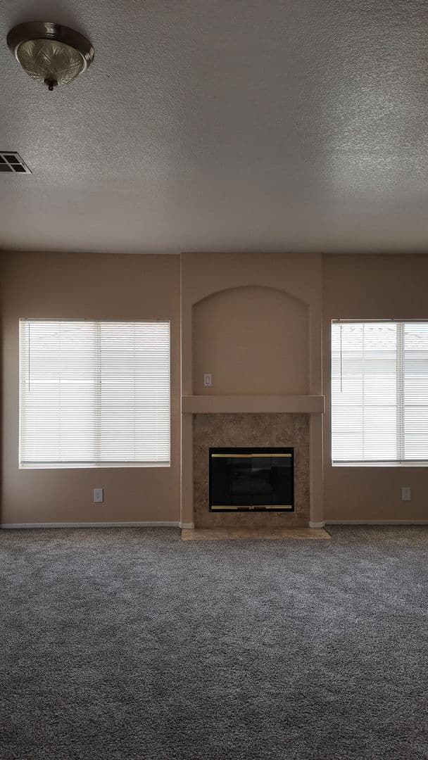 LAS VEGAS Condo: 1900 N TORREY PINES DR UT 212