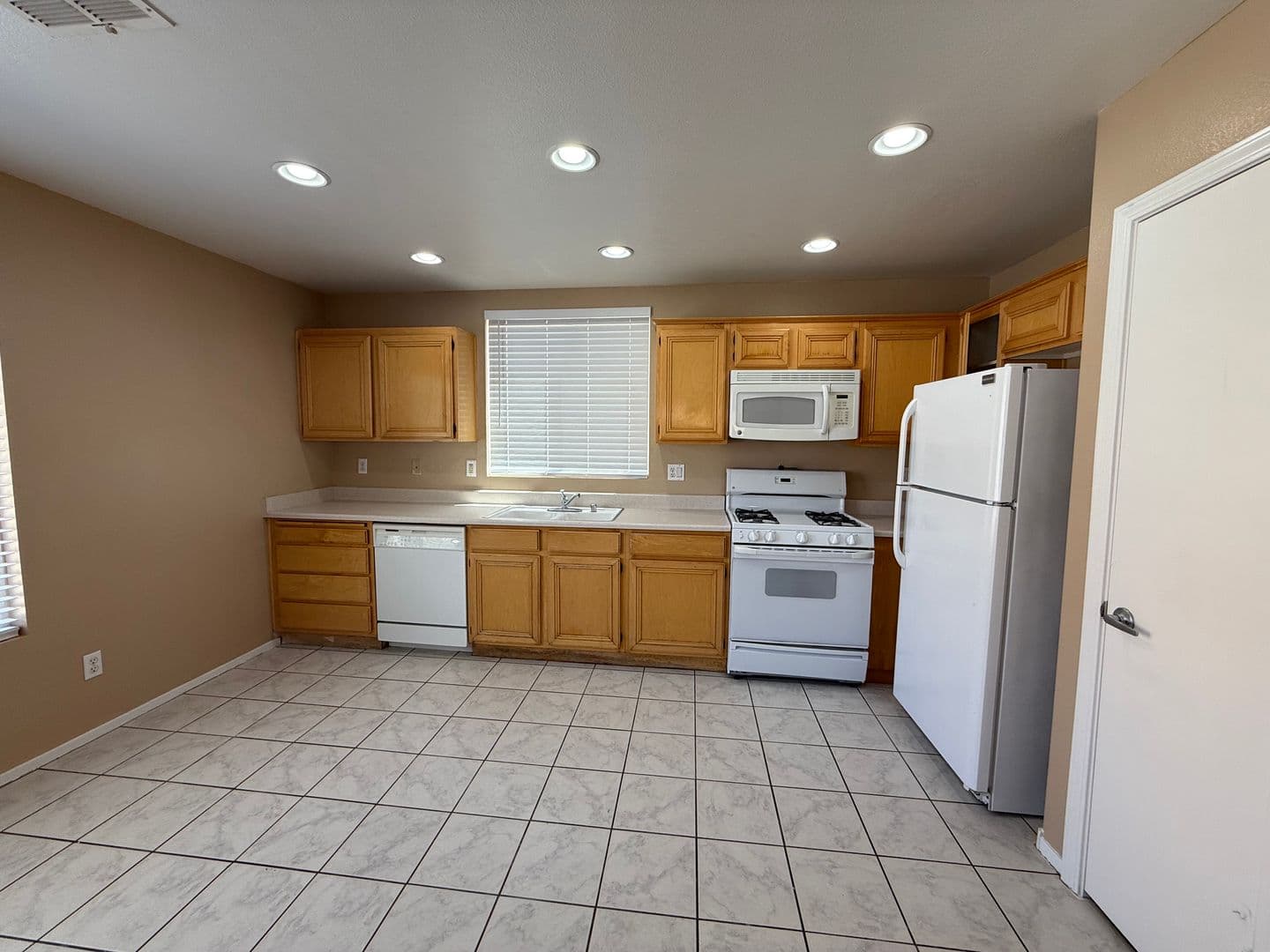 LAS VEGAS House: 8816 PINE PITCH