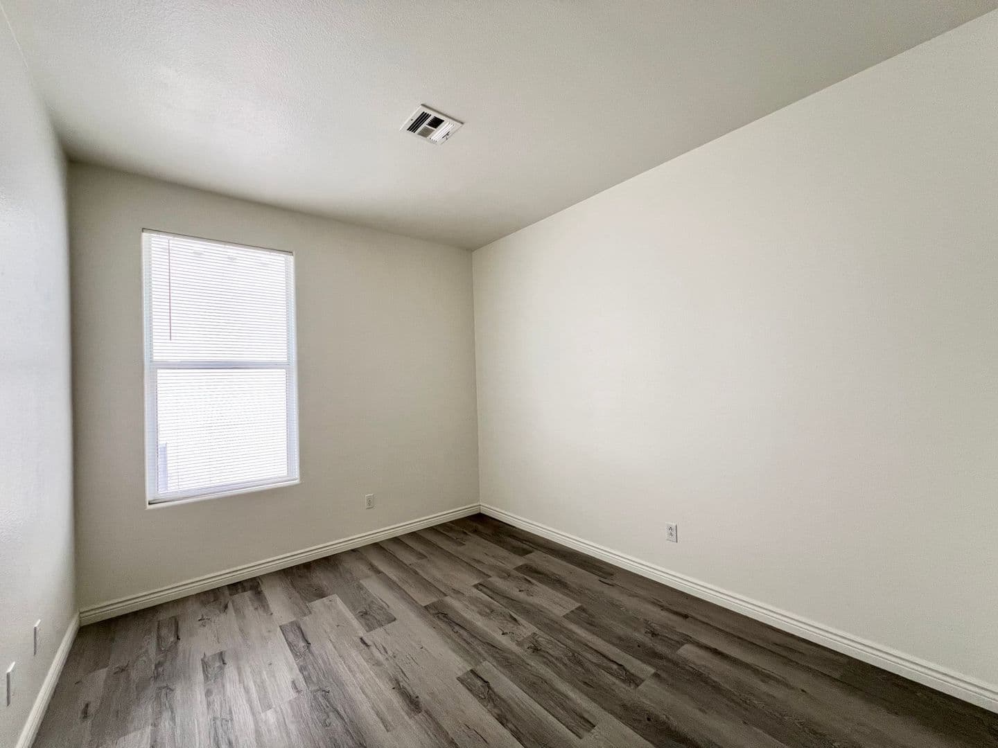 LAS VEGAS House: 4972 MINERS RIDGE DR