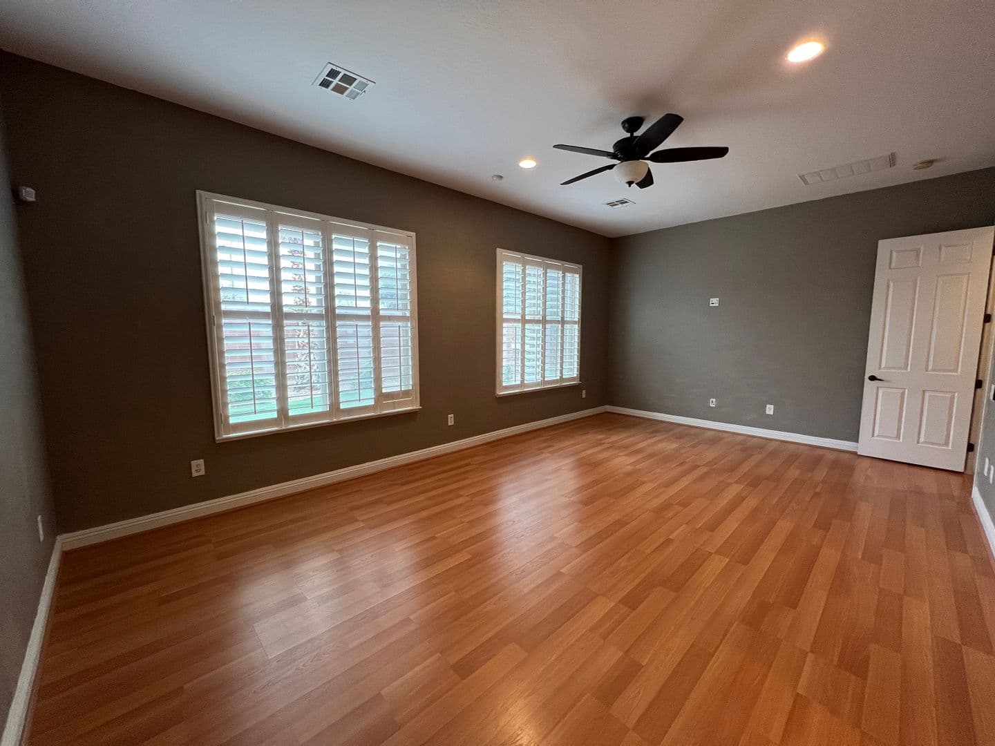 NORTH LAS VEGAS House: 3709 FLEDGLING DR