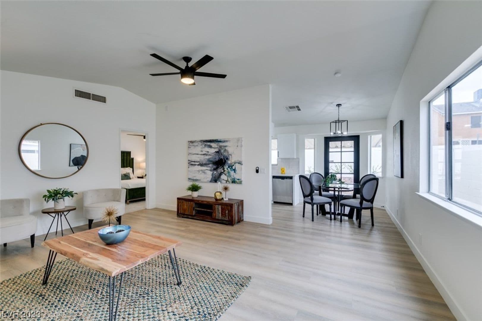 HENDERSON House: 598 JACKSON DR