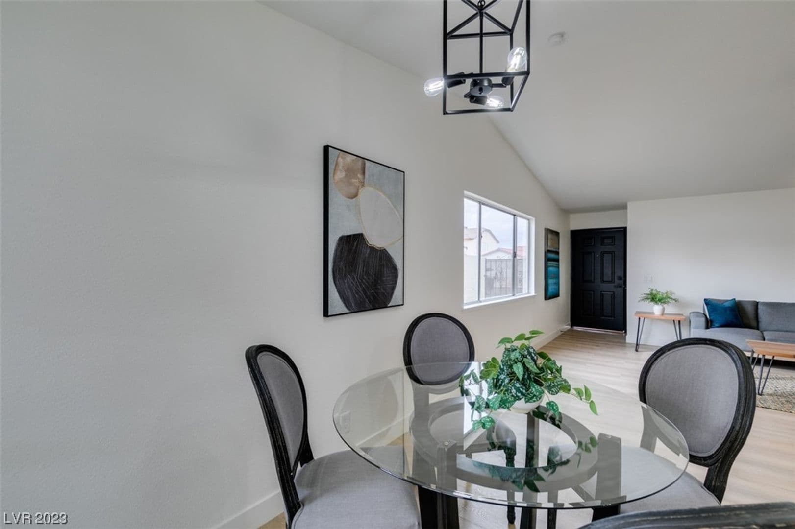 HENDERSON House: 598 JACKSON DR