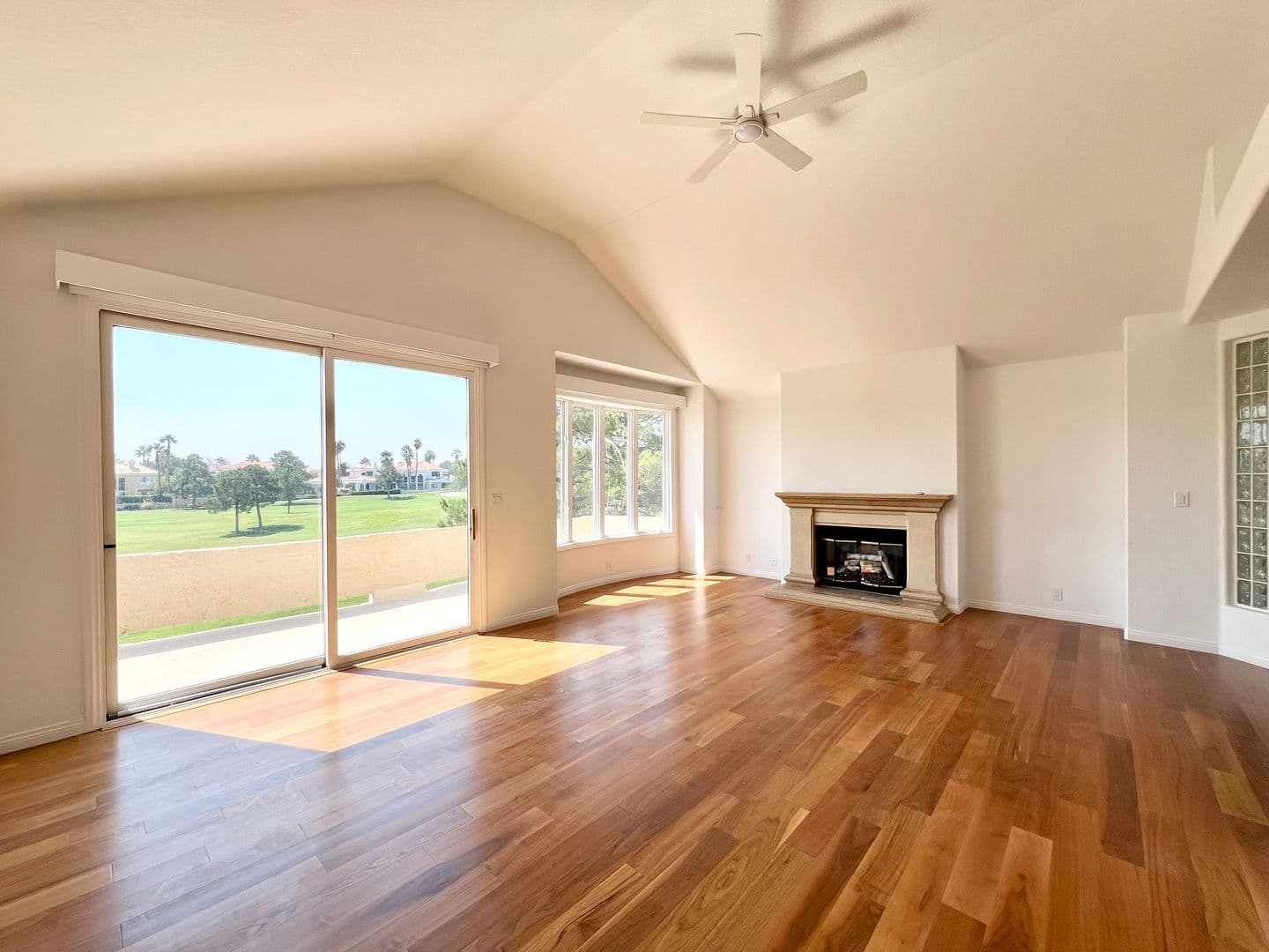 LAS VEGAS House: 5155 MAKENNA CT