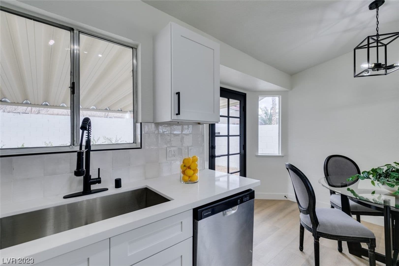 HENDERSON House: 598 JACKSON DR