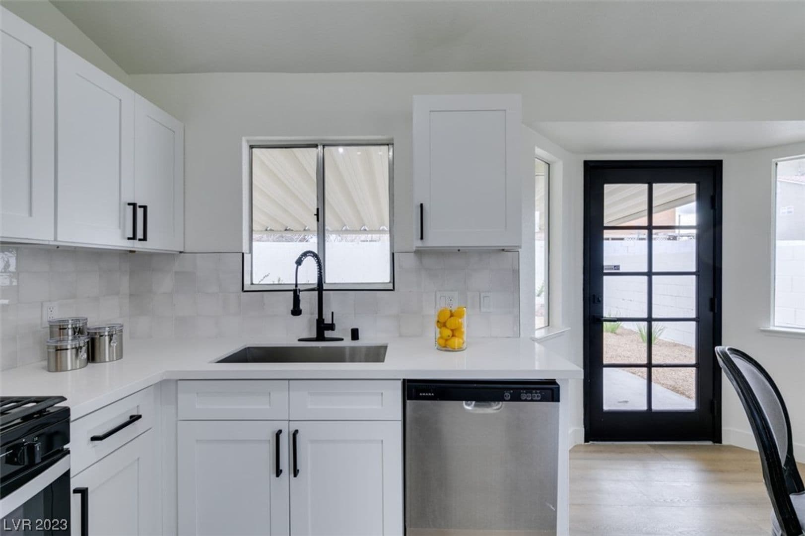 HENDERSON House: 598 JACKSON DR