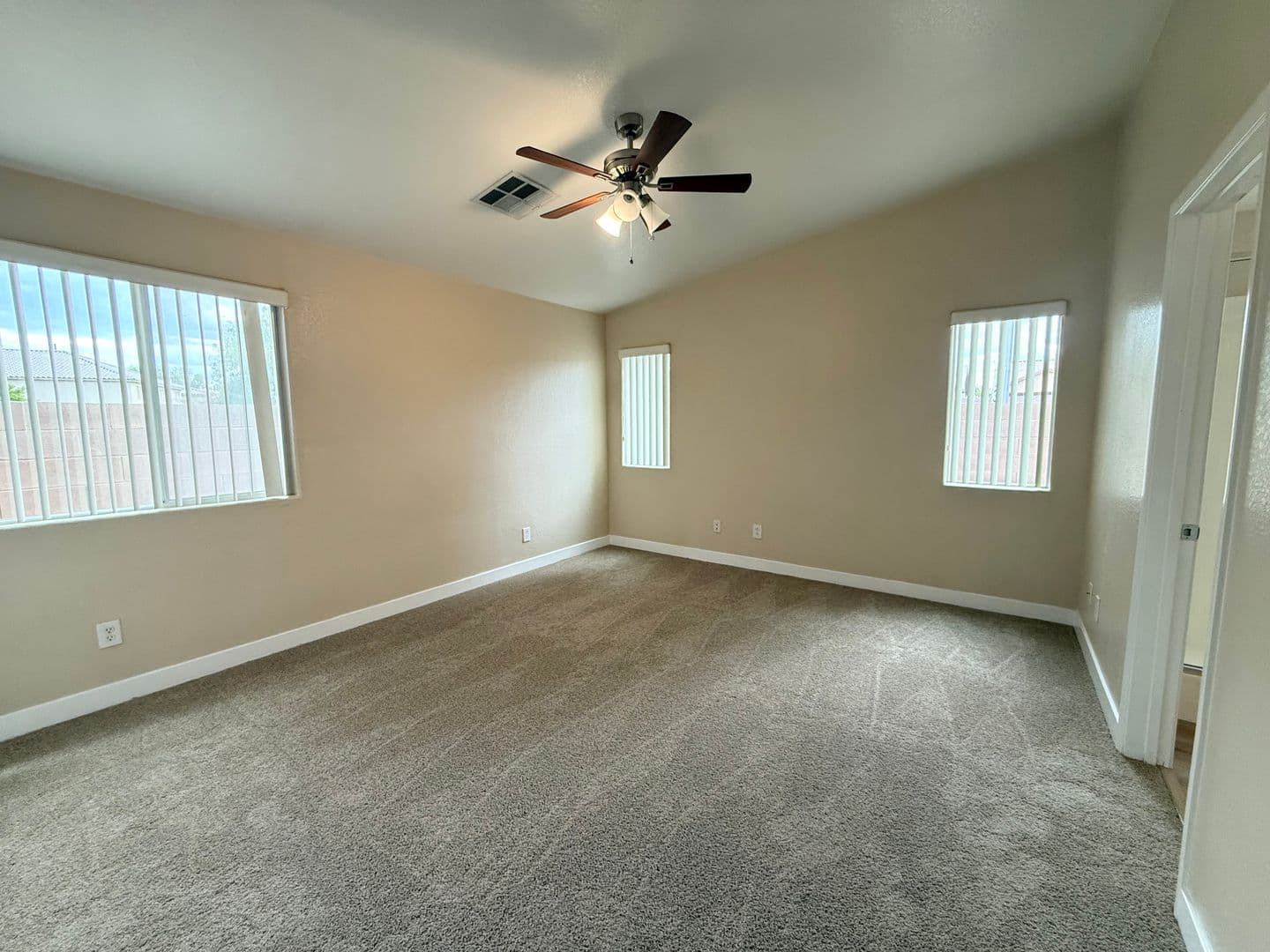 LAS VEGAS House: 6221 EAGLE CAP CT