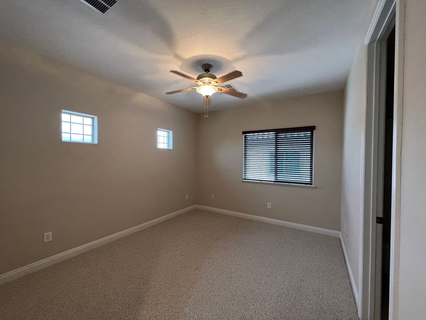 NORTH LAS VEGAS House: 3709 FLEDGLING DR