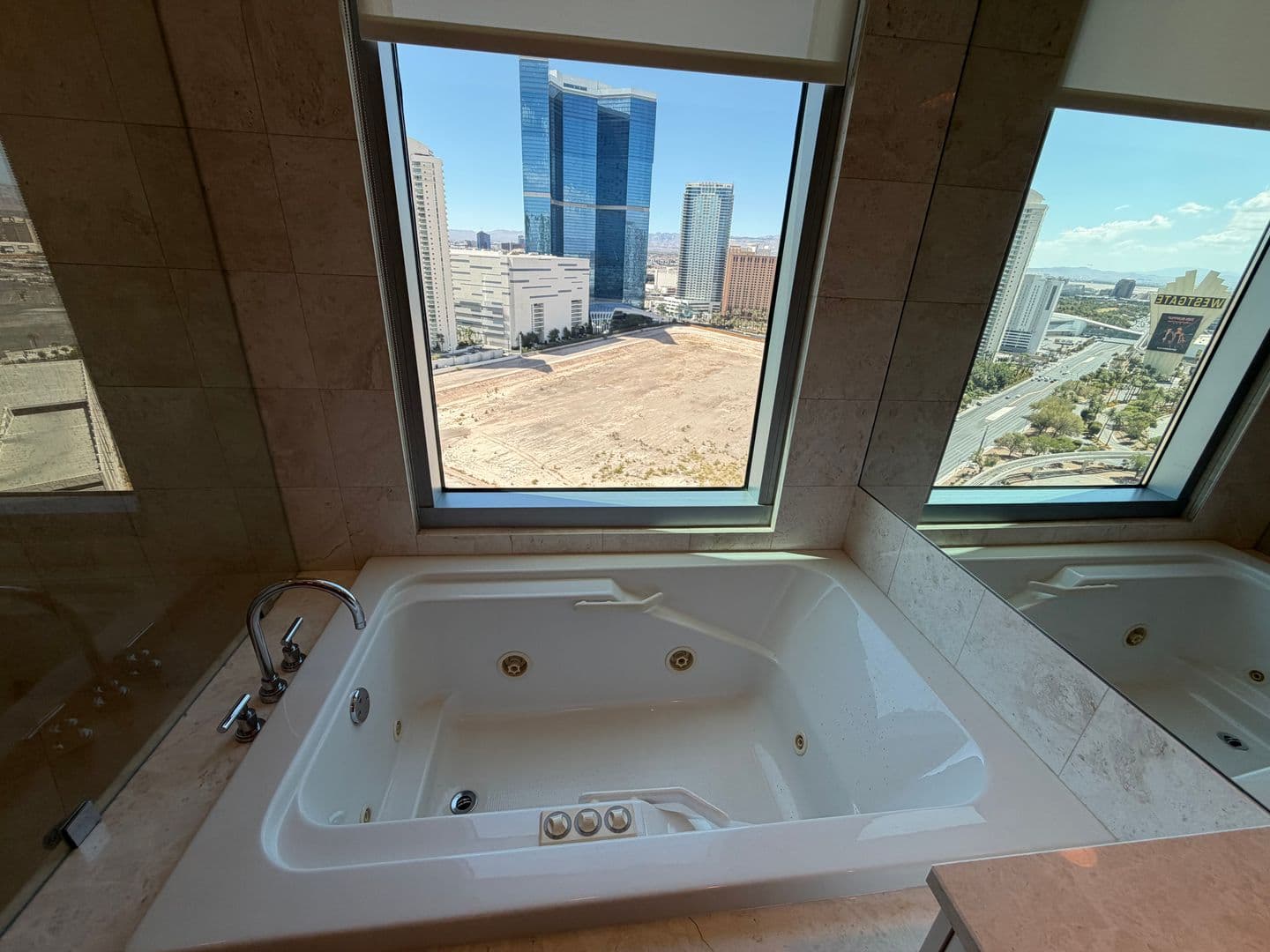 LAS VEGAS Condo: 222 KAREN AVE