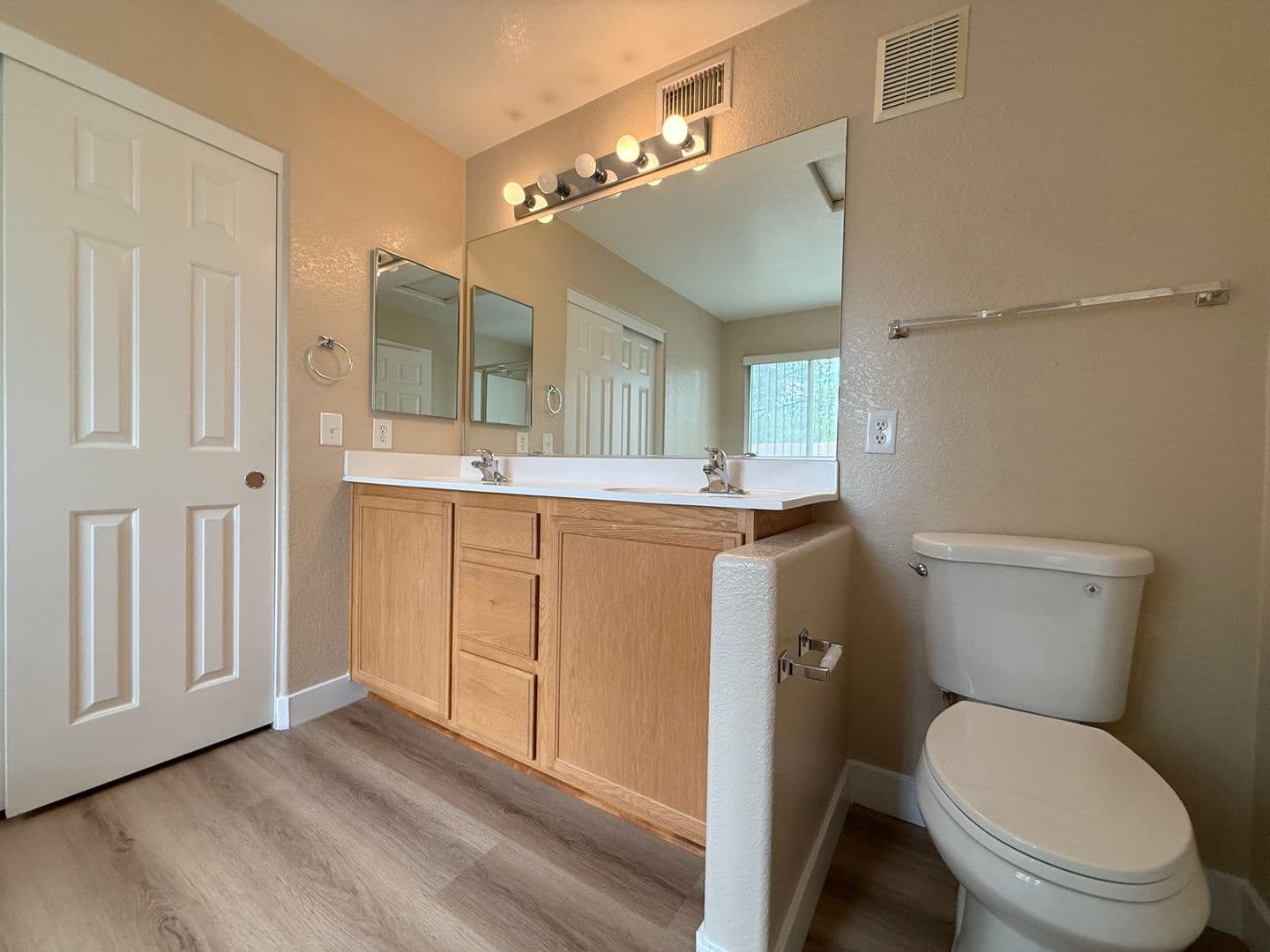 LAS VEGAS House: 6221 EAGLE CAP CT