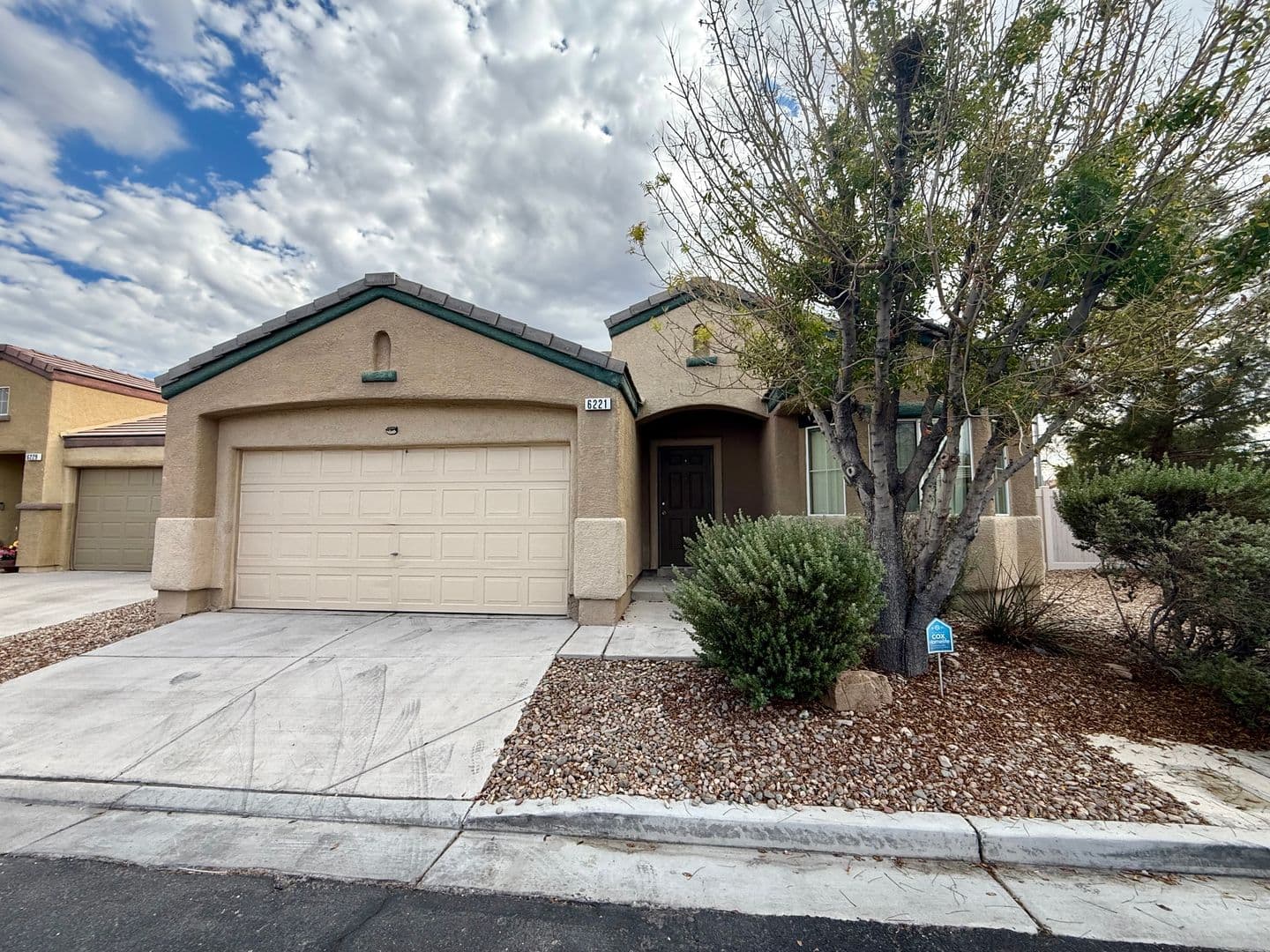 LAS VEGAS House: 6221 EAGLE CAP CT