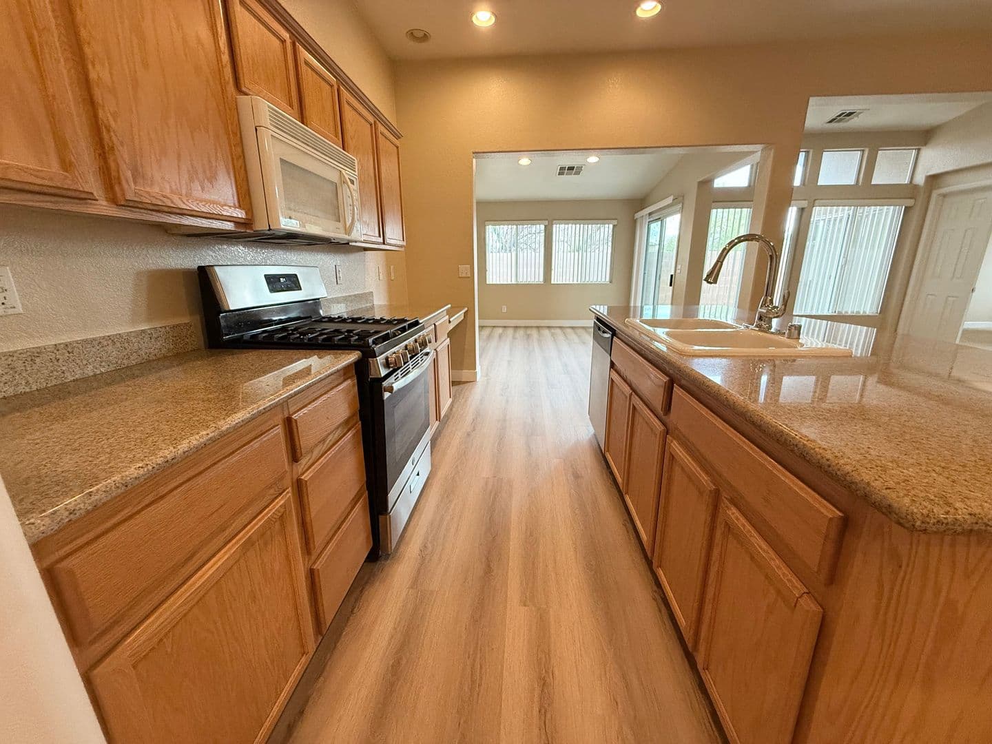 LAS VEGAS House: 6221 EAGLE CAP CT