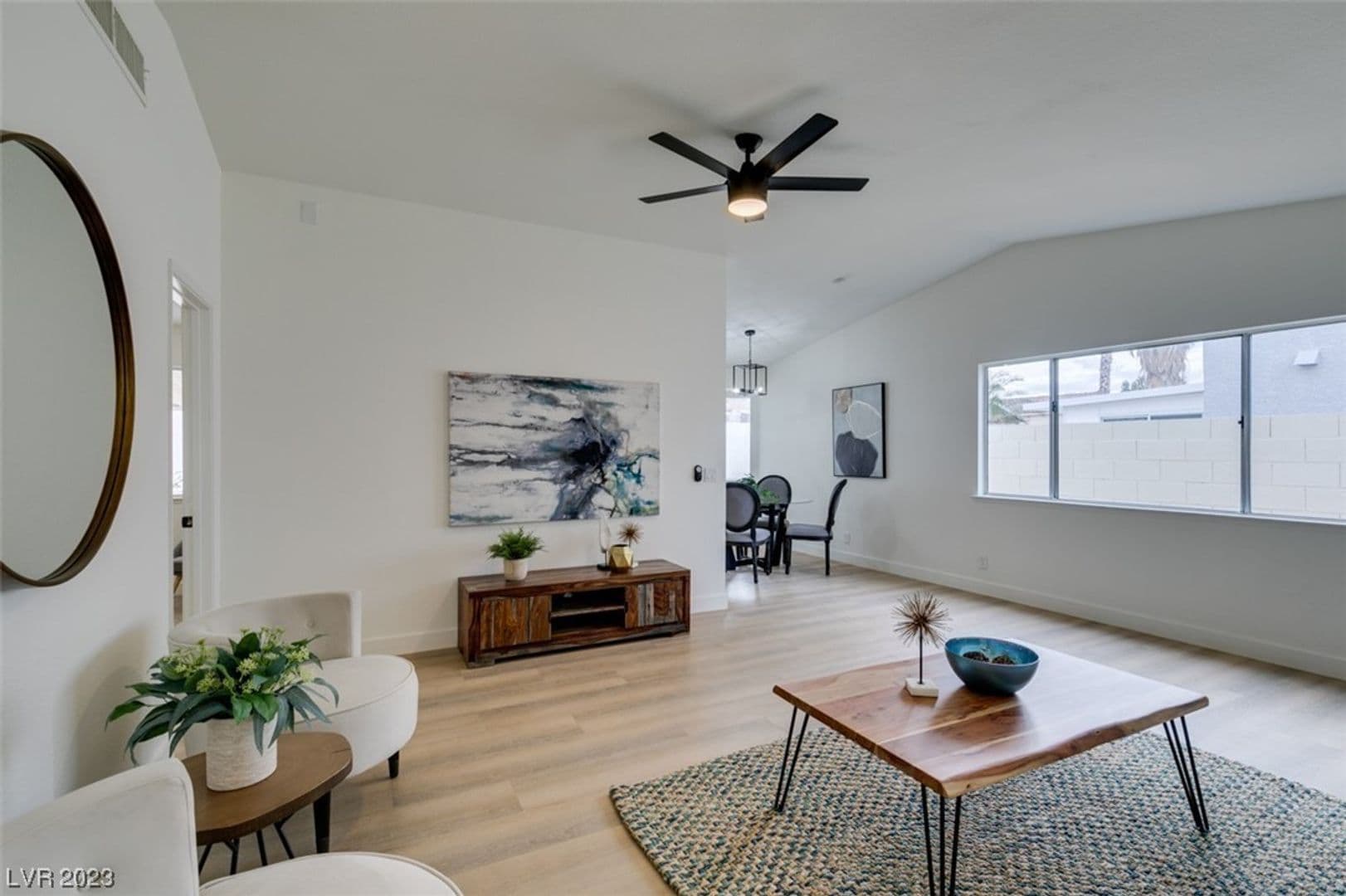 HENDERSON House: 598 JACKSON DR