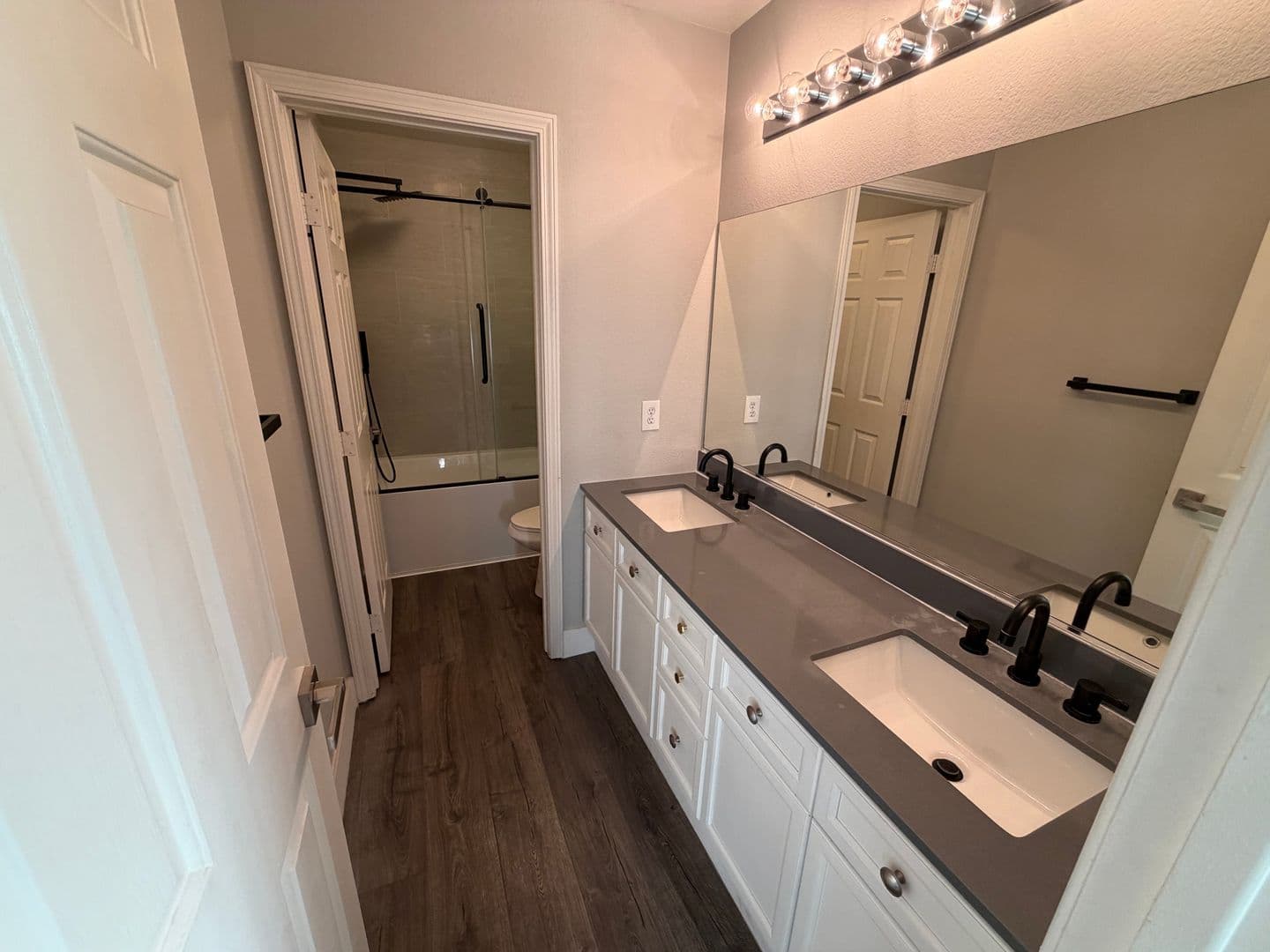HENDERSON House: 2218 ARMACOST DR