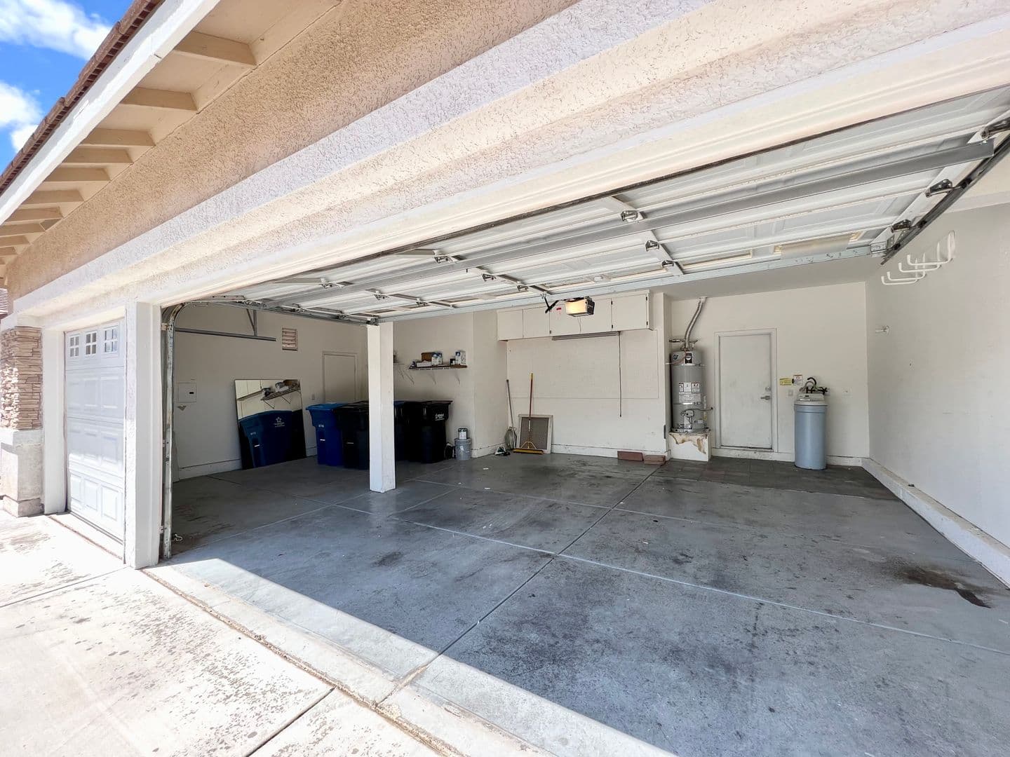 HENDERSON House: 2218 ARMACOST DR