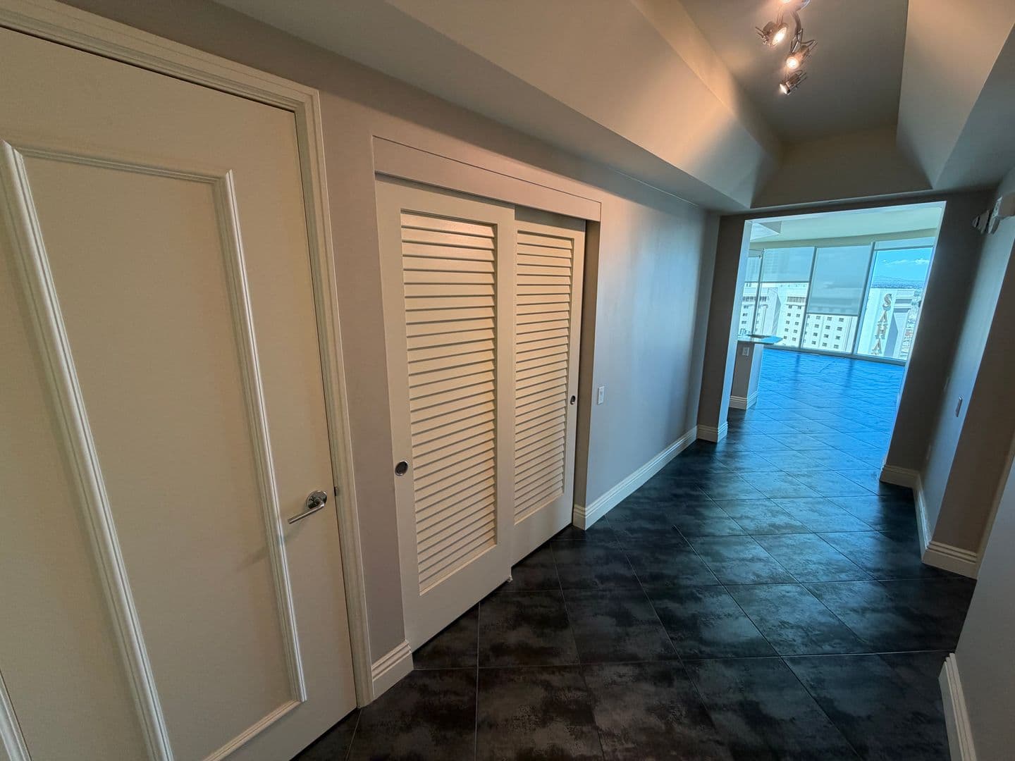 LAS VEGAS Condo: 222 KAREN AVE