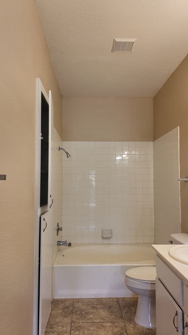 LAS VEGAS Condo: 1900 N TORREY PINES DR UT 212