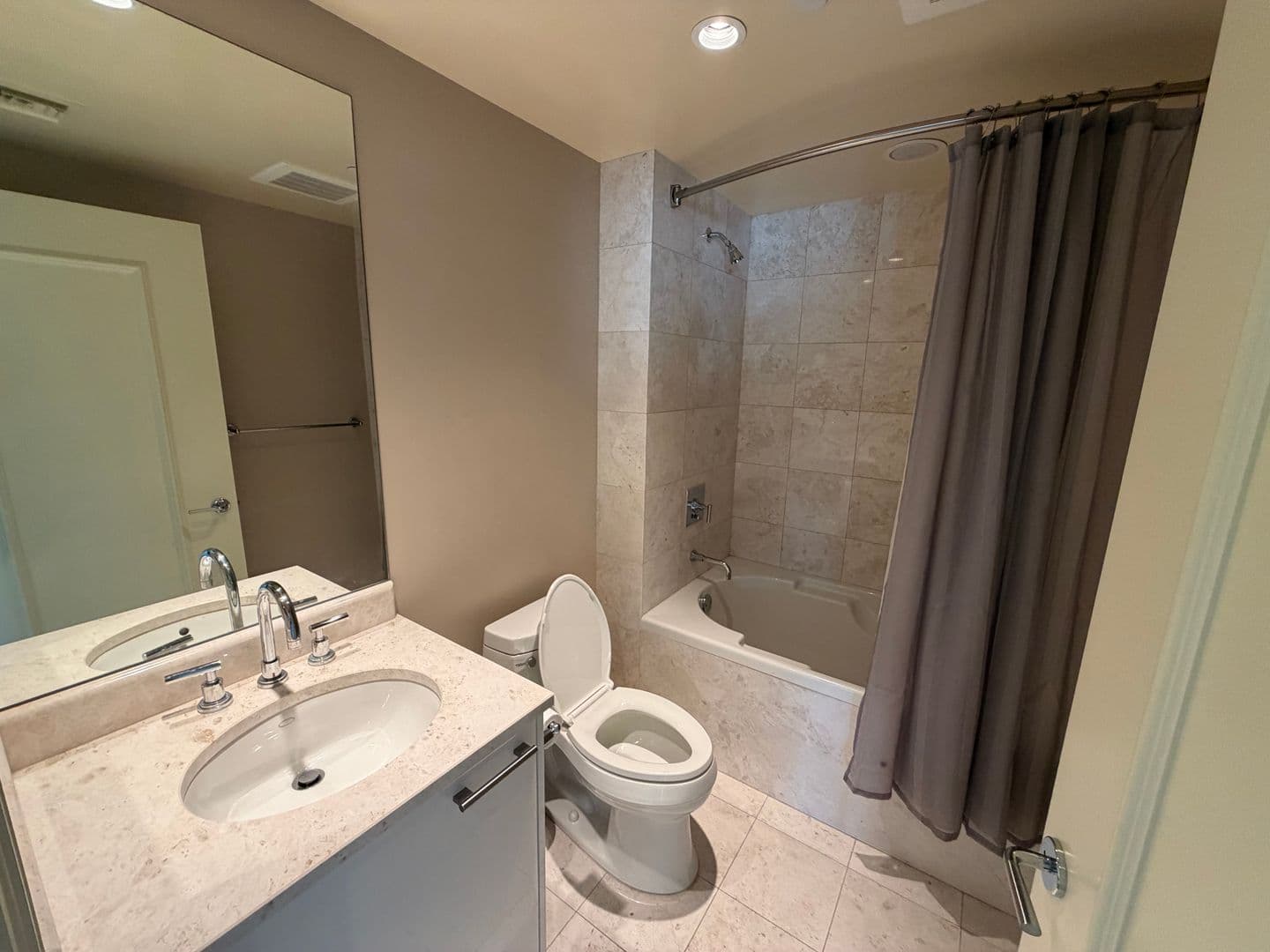 LAS VEGAS Condo: 222 KAREN AVE