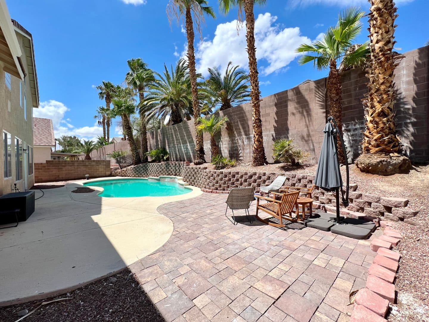 HENDERSON House: 2218 ARMACOST DR