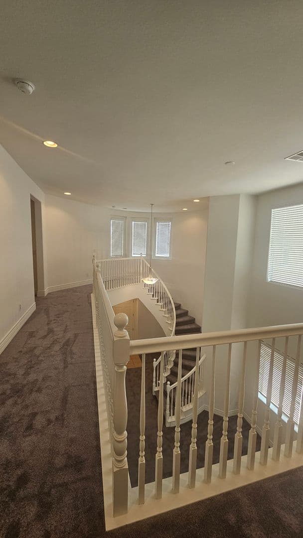 LAS VEGAS House: 119 HONORS COURSE