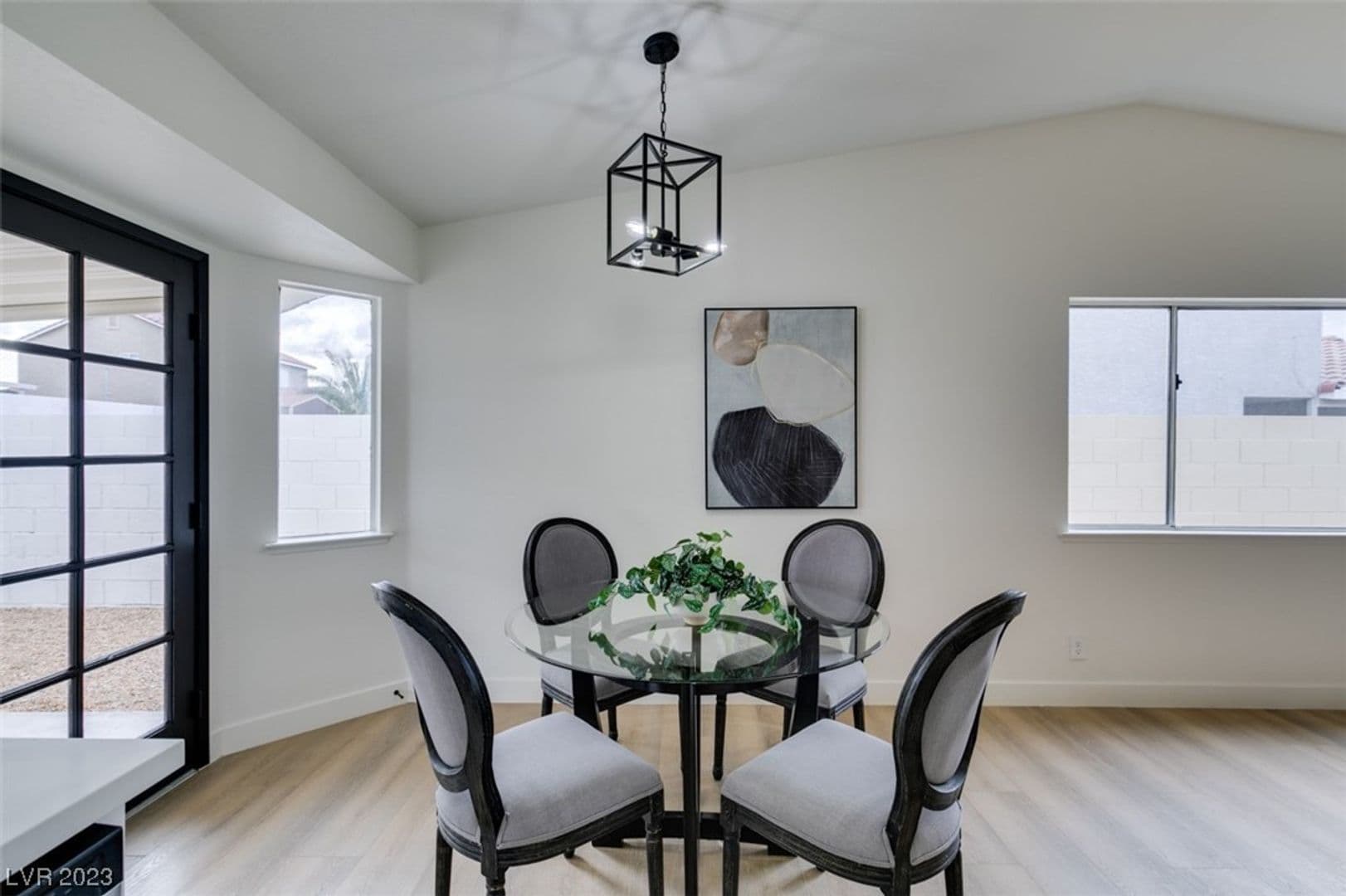 HENDERSON House: 598 JACKSON DR