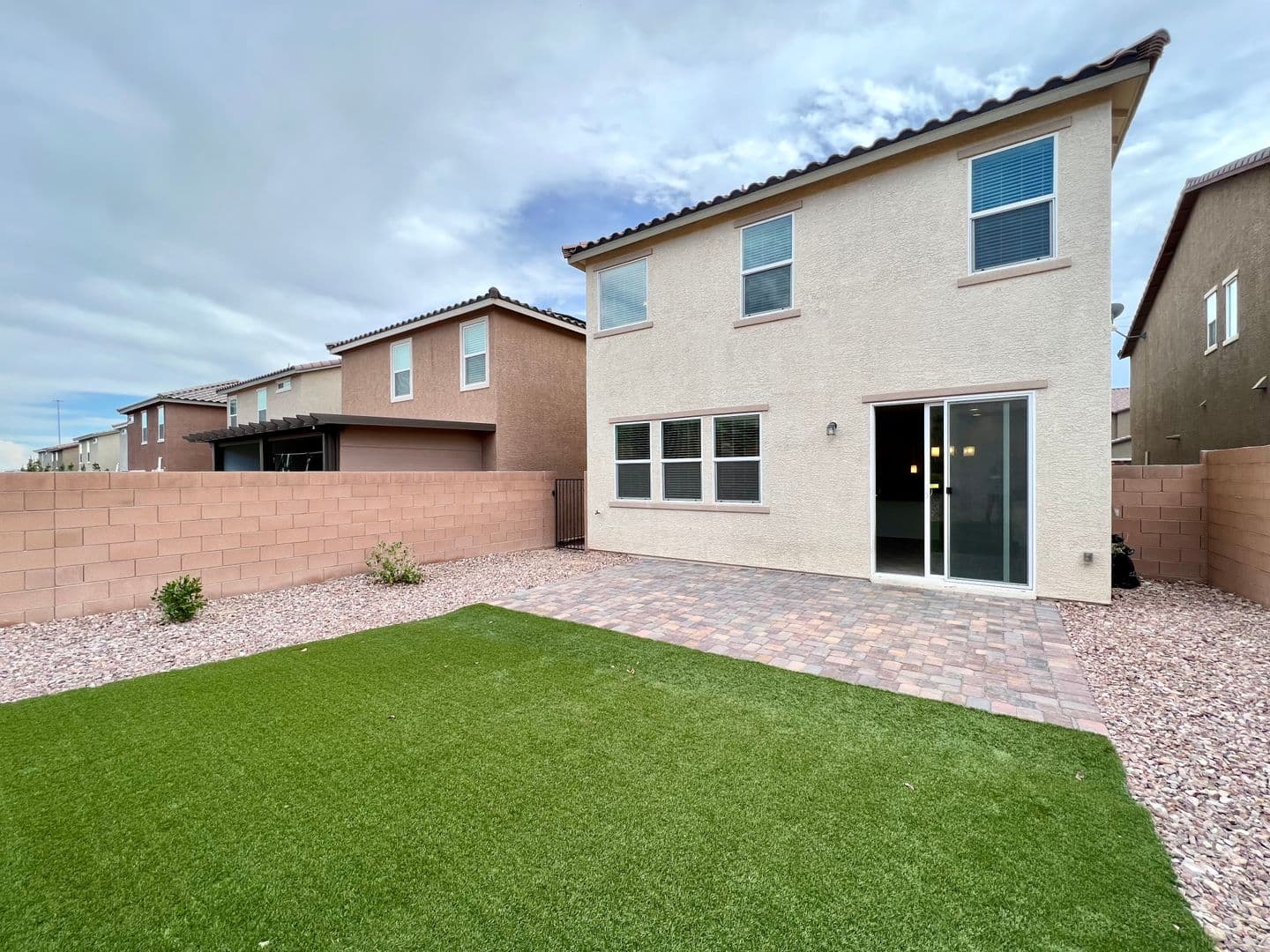 LAS VEGAS House: 9198 VALLEY BETICA