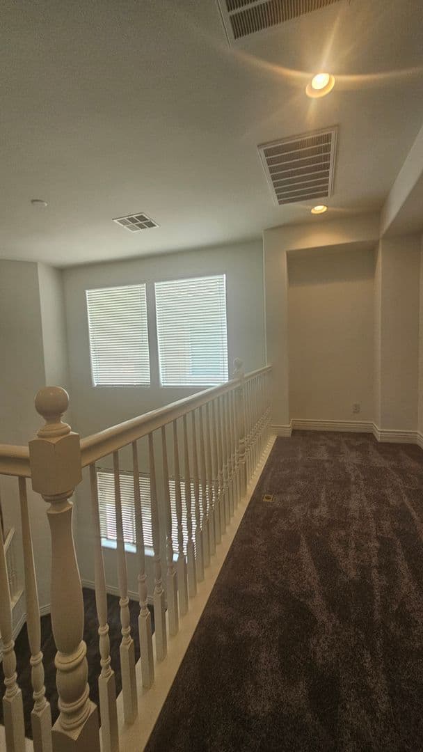 LAS VEGAS House: 119 HONORS COURSE