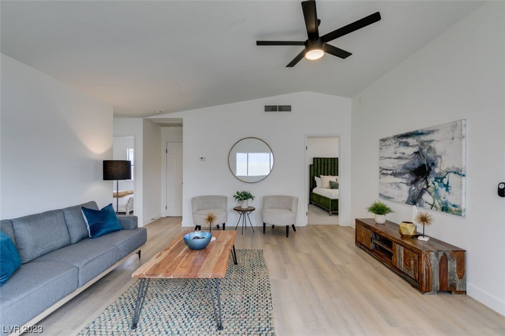 HENDERSON House: 598 JACKSON DR