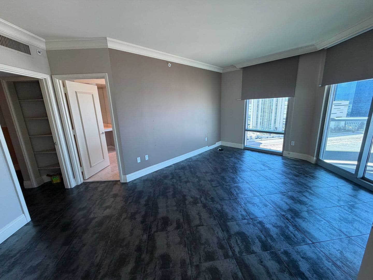 LAS VEGAS Condo: 222 KAREN AVE