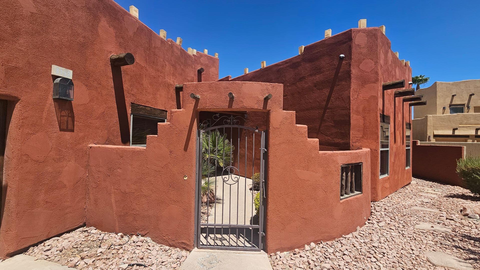 LAS VEGAS House: 8152 EAGLEDANCER AVE