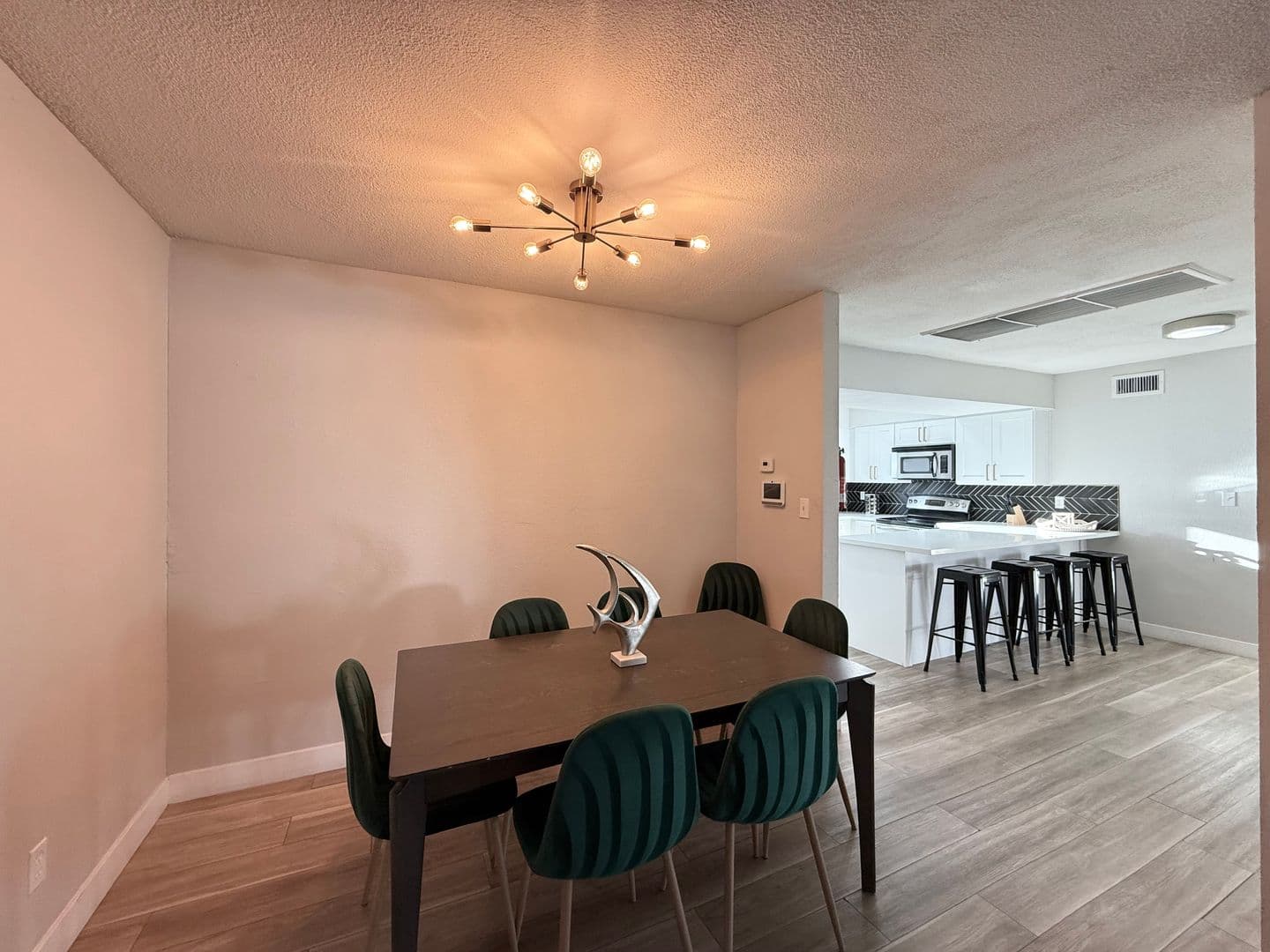 LAS VEGAS House: 1526 E TWAIN AVE