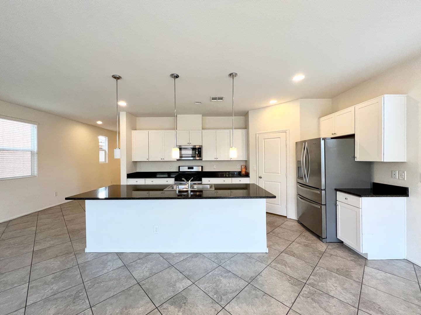 LAS VEGAS House: 9198 VALLEY BETICA