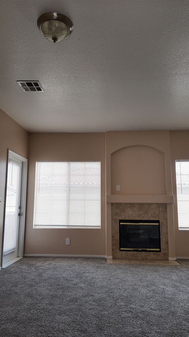 LAS VEGAS Condo: 1900 N TORREY PINES DR UT 212