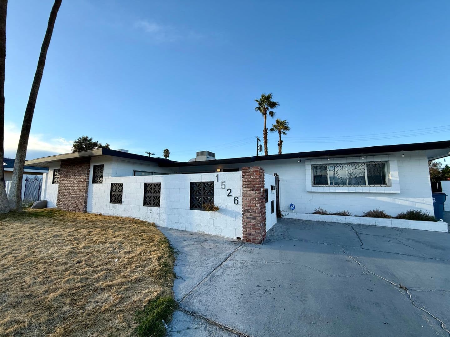 LAS VEGAS House: 1526 E TWAIN AVE