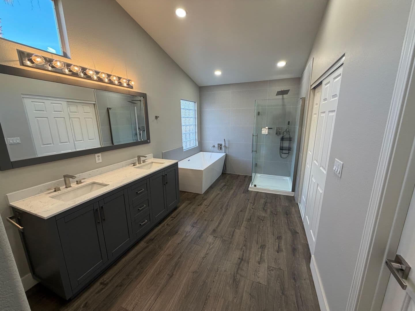 HENDERSON House: 2218 ARMACOST DR