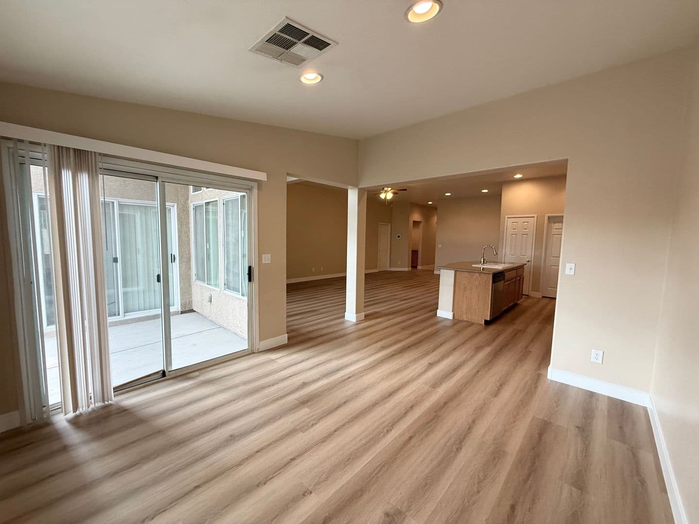 LAS VEGAS House: 6221 EAGLE CAP CT