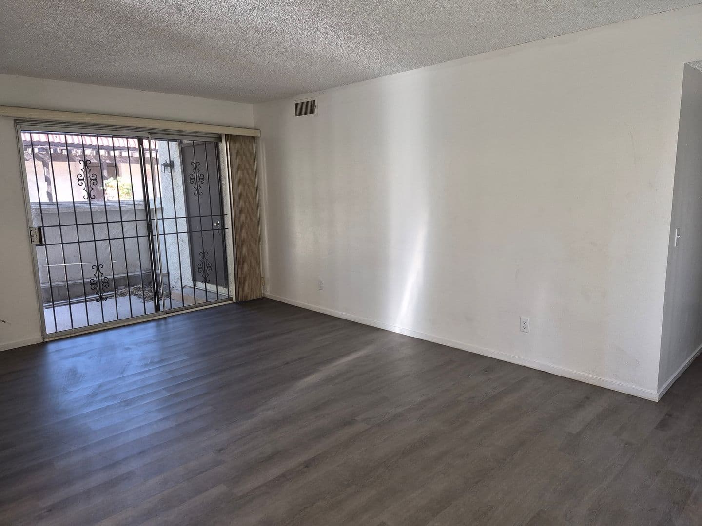 LAS VEGAS Condo: 1405 VEGAS VALLEY #225