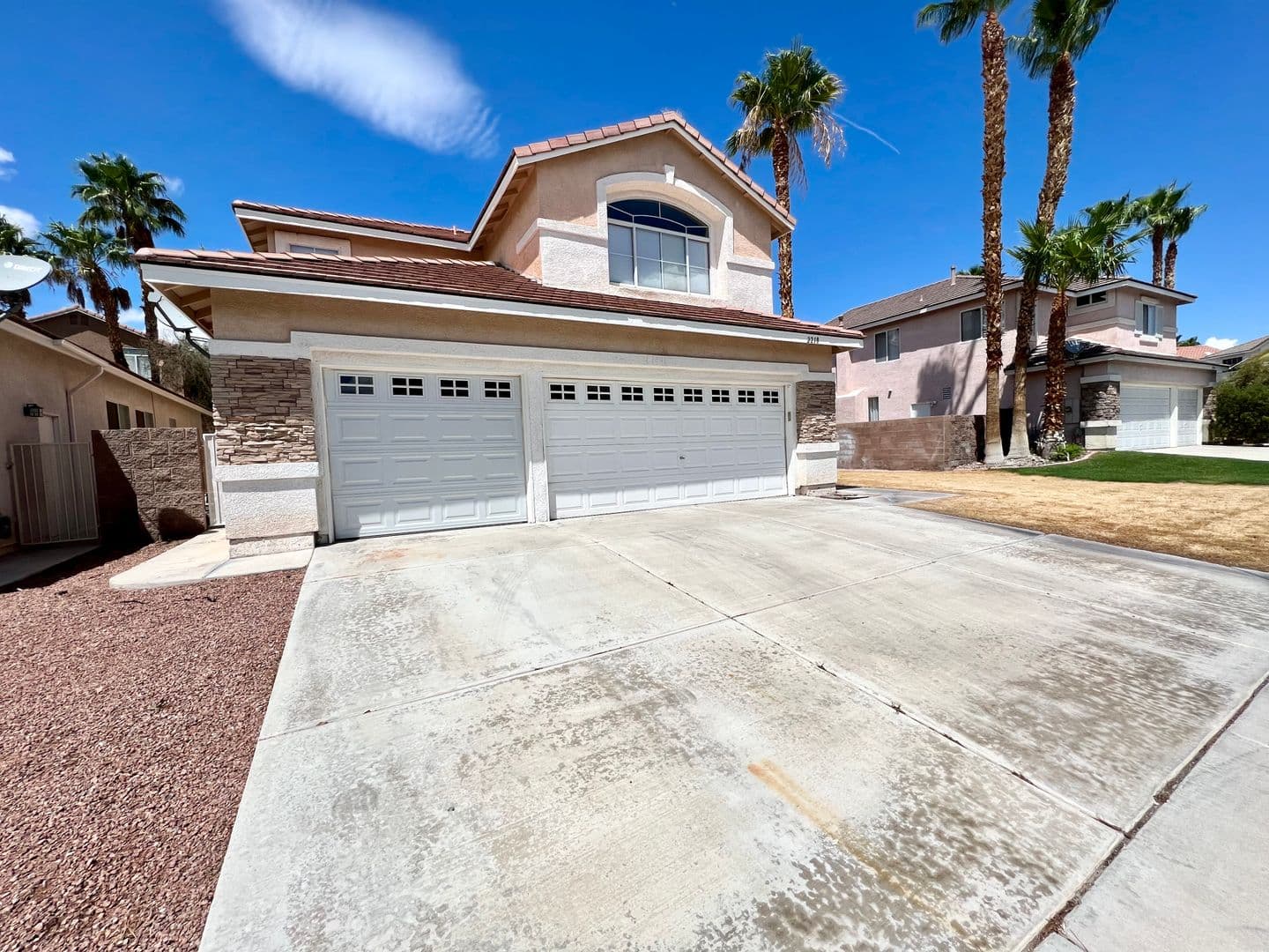 HENDERSON House: 2218 ARMACOST DR